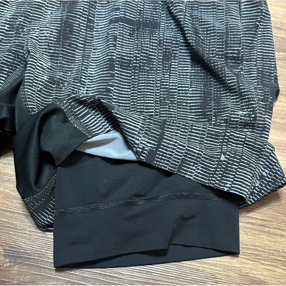 Lululemon T.H.E Compression Lined Shorts Black Abstract Print Athletic Men Sz M